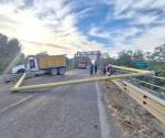 Choque bloquea la carretera 85 en Gómez Farías