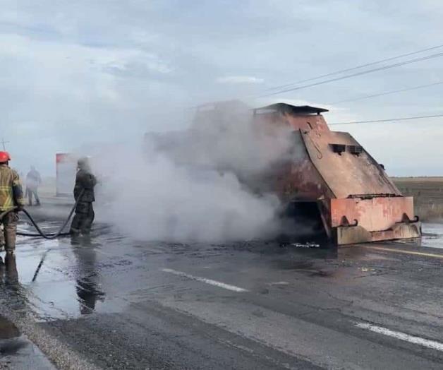 Aseguran unidad "monstruo" incendiada en carretera San Fernando-Reynosa