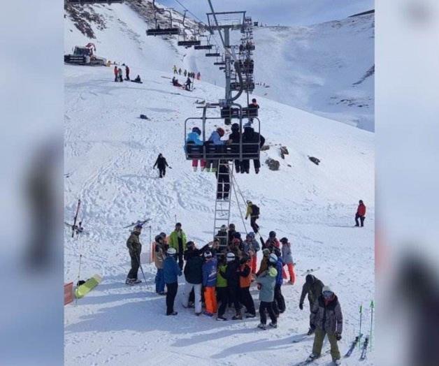 Accidente en Telesilla de Ast&uacute;n con decenas de heridos