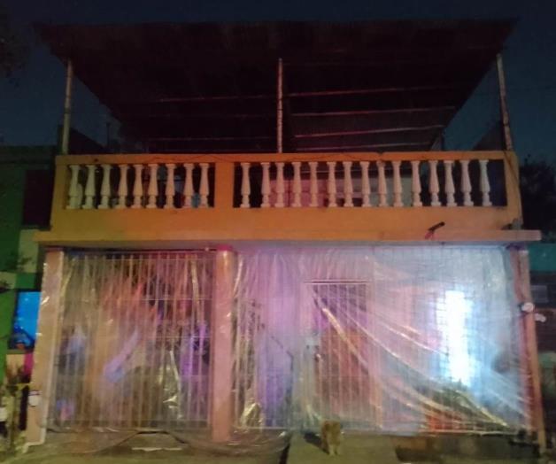 Balean fachada de vivienda en San Nicol&aacute;s