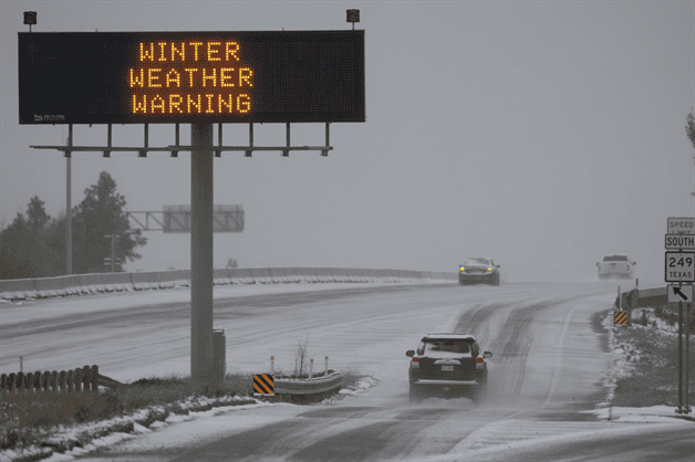 Tormenta invernal provoca nieve, aguanieve y hielo en Texas