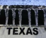 Tormenta invernal provoca nieve, aguanieve y hielo en Texas