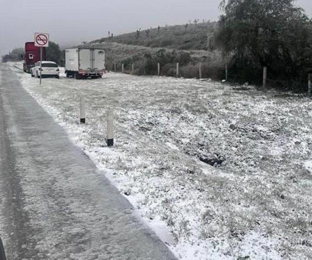 Cierre de Carretera a Laredo por lluvia Helada