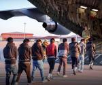 Salen aviones de EU con deportados a Guatemala