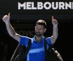 Djokovic se retira en polémica semifinal del Abierto de Australia