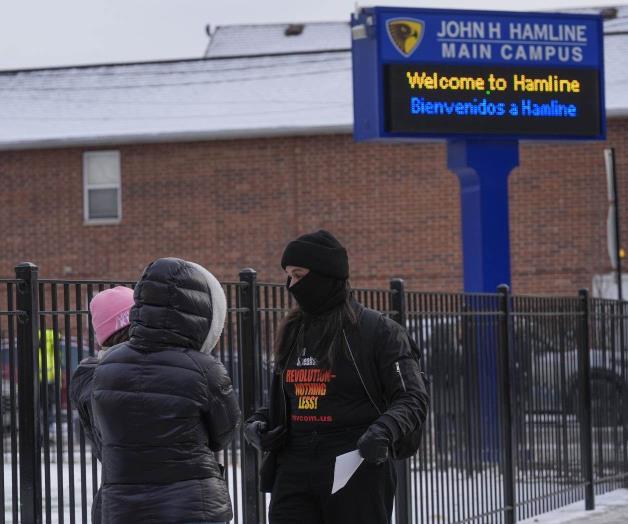 Agentes del SS, no del ICE, visitaron escuela en Chicago