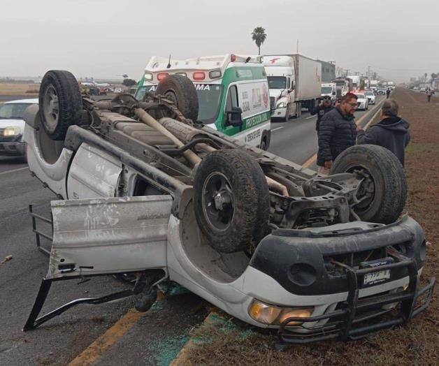 Volcadura de camioneta en Carretera Libre a Laredo