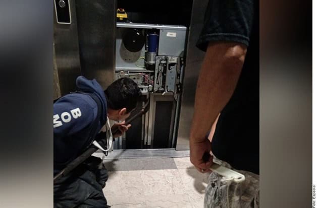 Rescatan a 8 personas que se quedaron atrapadas en elevador de IMSS Matamoros