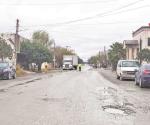 Retiran bomberos cables caídos y grandes ramas