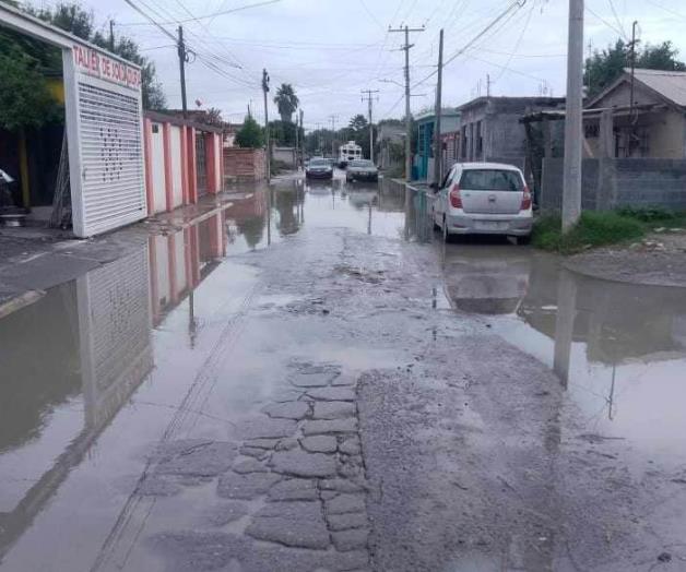 Vecinos de la colonia Lázaro Cárdenas exigen reparación de calle