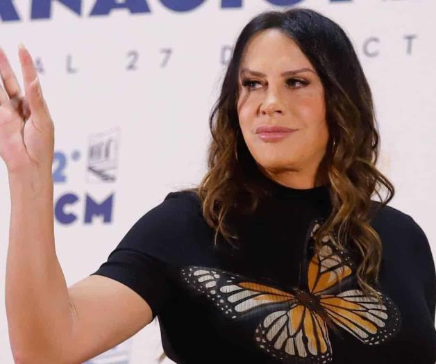 Se disculpa y dice adiós a X