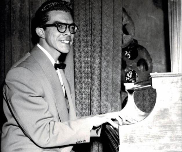 Juan García Esquivel: El Padre del Lounge Mexicano Juan García Esquivel: El Padre del Lounge Mexicano