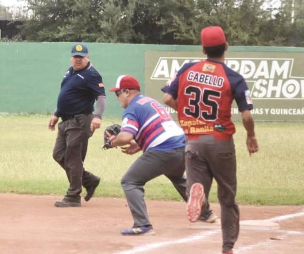 Auténticos y Taquería abren telón en campo Manuel Pavón Mortera Auténticos y Taquería abren telón en campo Manuel Pavón Mortera