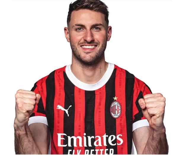 Ficha oficial: Santiago Giménez se une al AC Milan