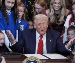 Pide Trump negar visas a atletas trans