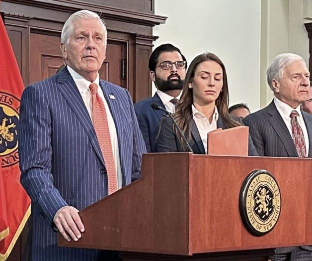 Crea una unidad de voluntarios armados que consideran milicia Crea una unidad de voluntarios armados que consideran milicia