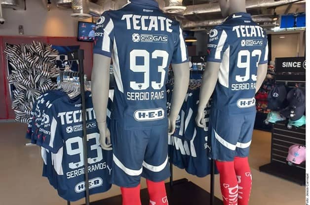 Jersey con el 93 desata la Ramosmanía