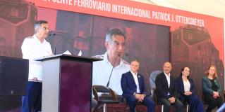 Inaugura Américo Villarreal puente ferroviario