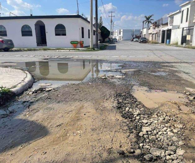 Denuncian problema en colonia Ribereña: Exigen reparación de fuga de agua potable Denuncian problema en colonia Ribereña: Exigen reparación de fuga de agua potable