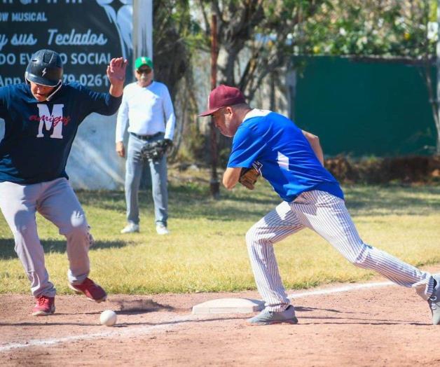 Victoria de Auténticos en juego de bola rápida en Reynosa Victoria de Auténticos en juego de bola rápida en Reynosa