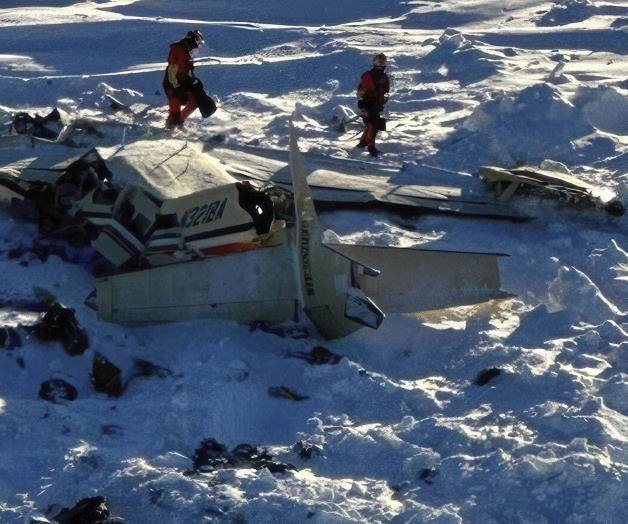 Murieron 10 personas en accidente: Recuperan restos del avionetazo en Alaska