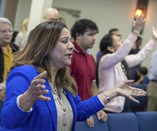 Grupos religiosos demandan a gobierno por enviar agentes a templos