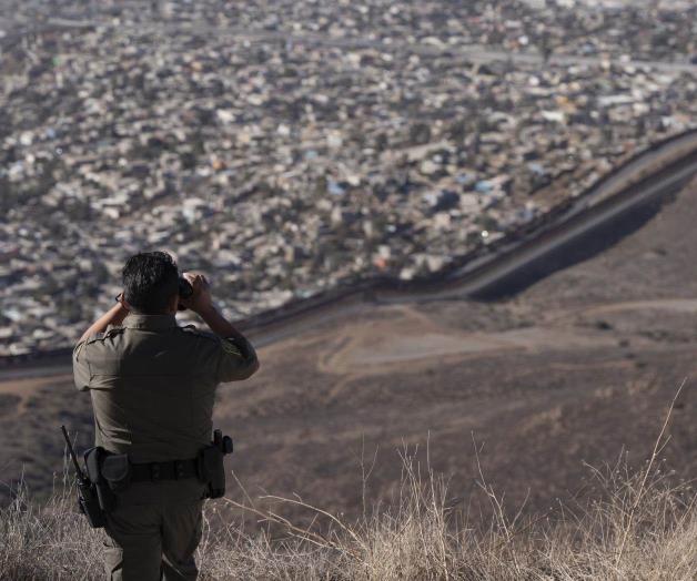 ´Coyotes´ hacen su agosto con política antiinmigrante ´Coyotes´ hacen su agosto con política antiinmigrante