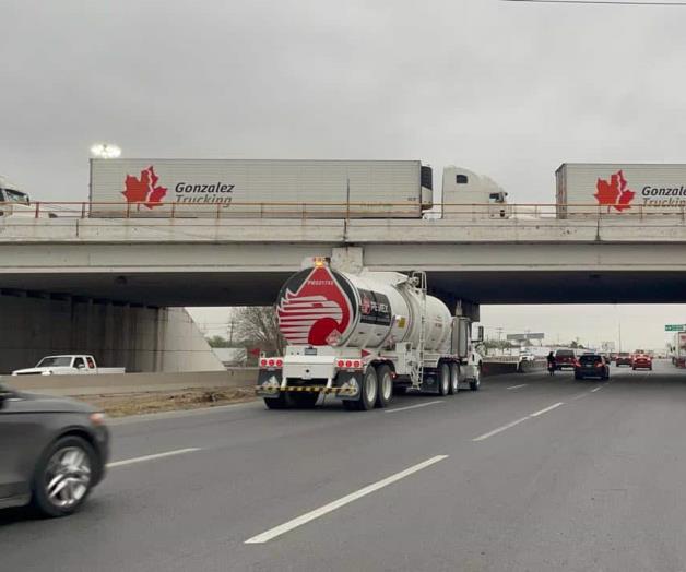 Continúa tráfico lento en cruce Reynosa- Pharr: Permanecen varados transportistas de carga Continúa tráfico lento en cruce Reynosa- Pharr: Permanecen varados transportistas de carga
