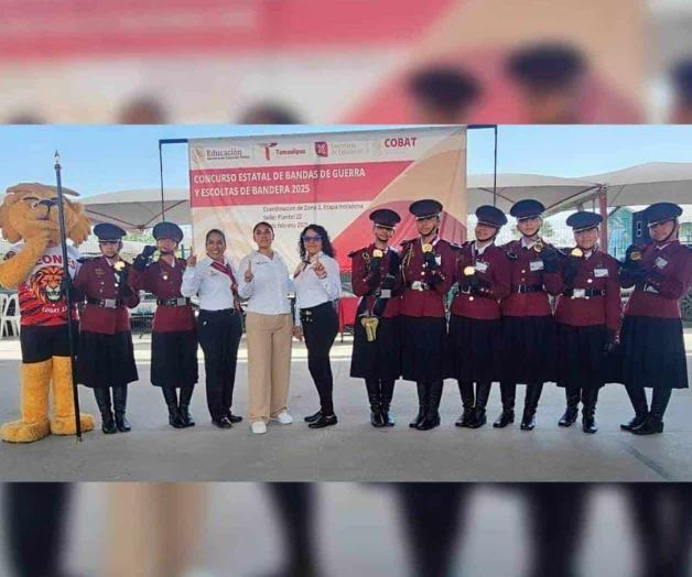 Celebran concurso de bandas de guerra Celebran concurso de bandas de guerra