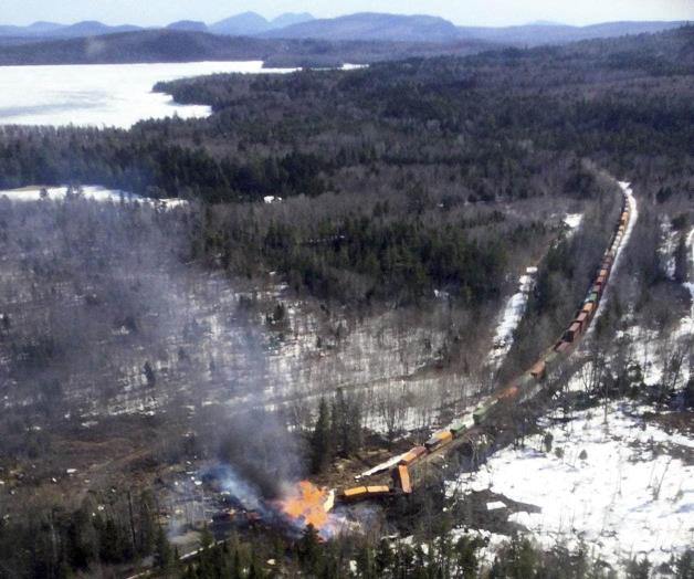 Culpan a dique de castores descarrilamiento en Maine