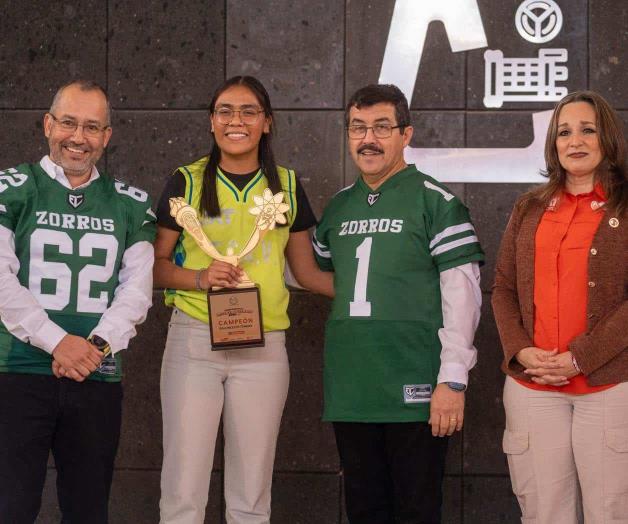 Convive rector con estudiantes de Comercio