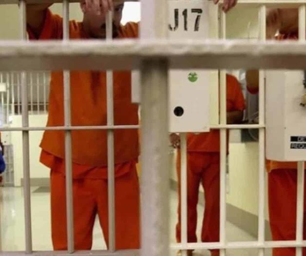 Sentencian a acusado de golpear a un agente Sentencian a acusado de golpear a un agente