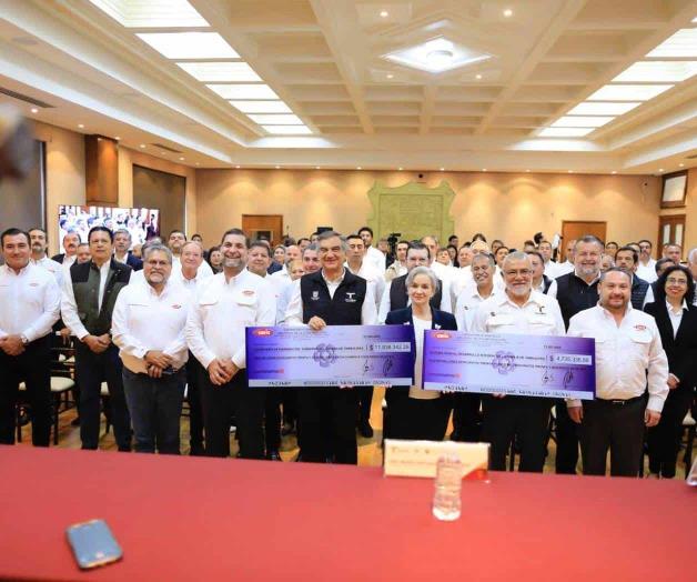 Reconocen constructores liderazgo del gobernador