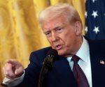 Trump cortará fondos a escuelas que obliguen a vacunarse contra Covid