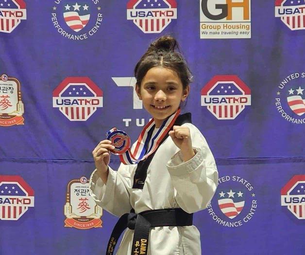 Destaca Ximena en competencia  de Tawkwondo