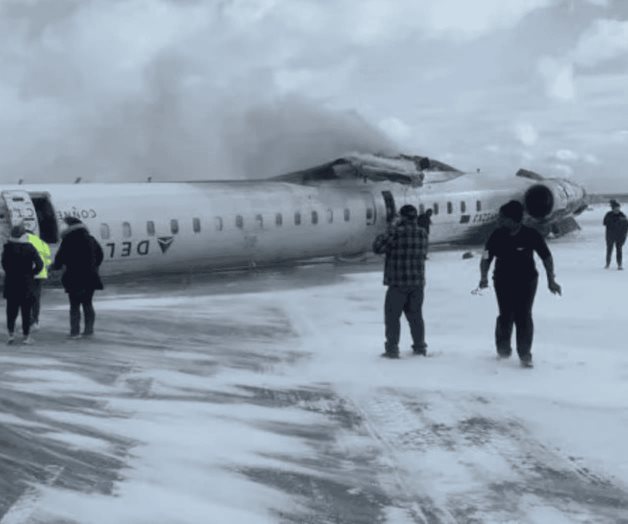 Consulado descarta víctimas mexicanas en avión volcado en Toronto Consulado descarta víctimas mexicanas en avión volcado en Toronto