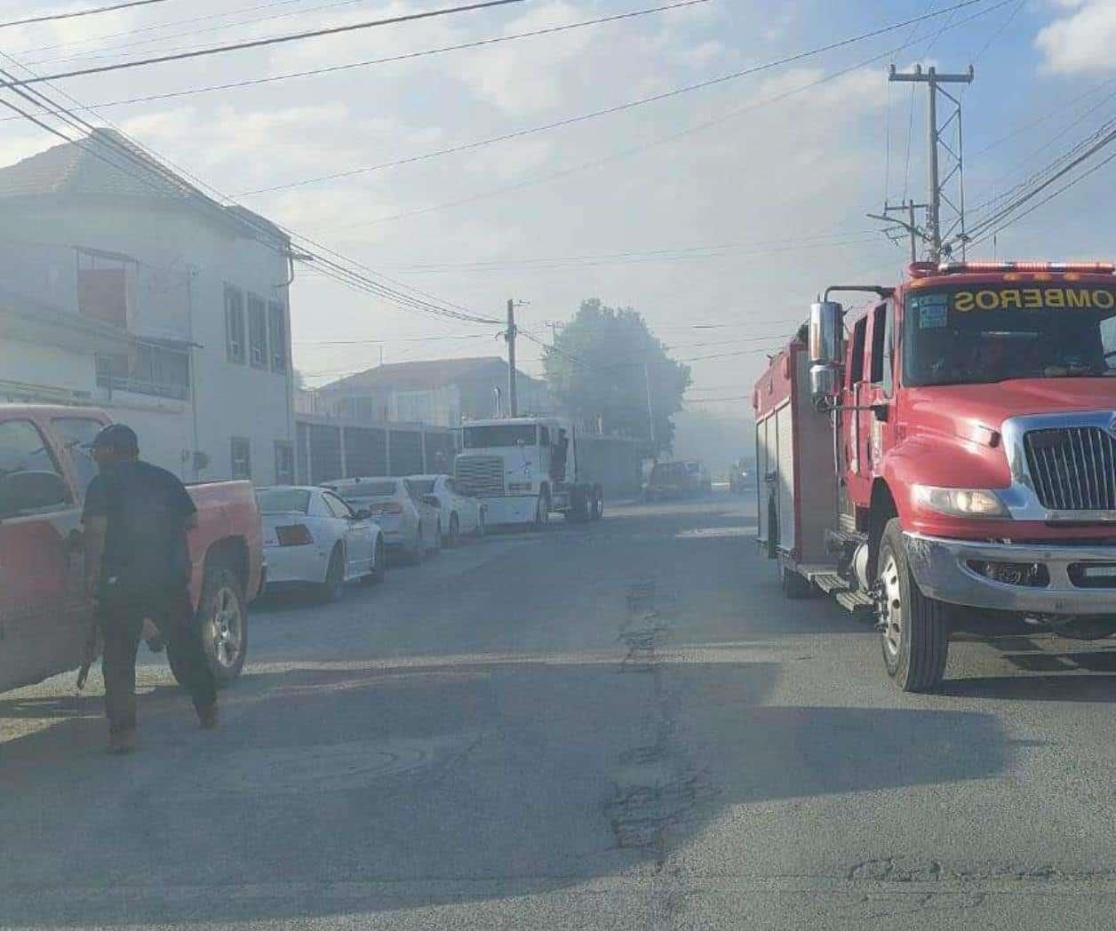 Arde terreno baldío en el Fracc. San José