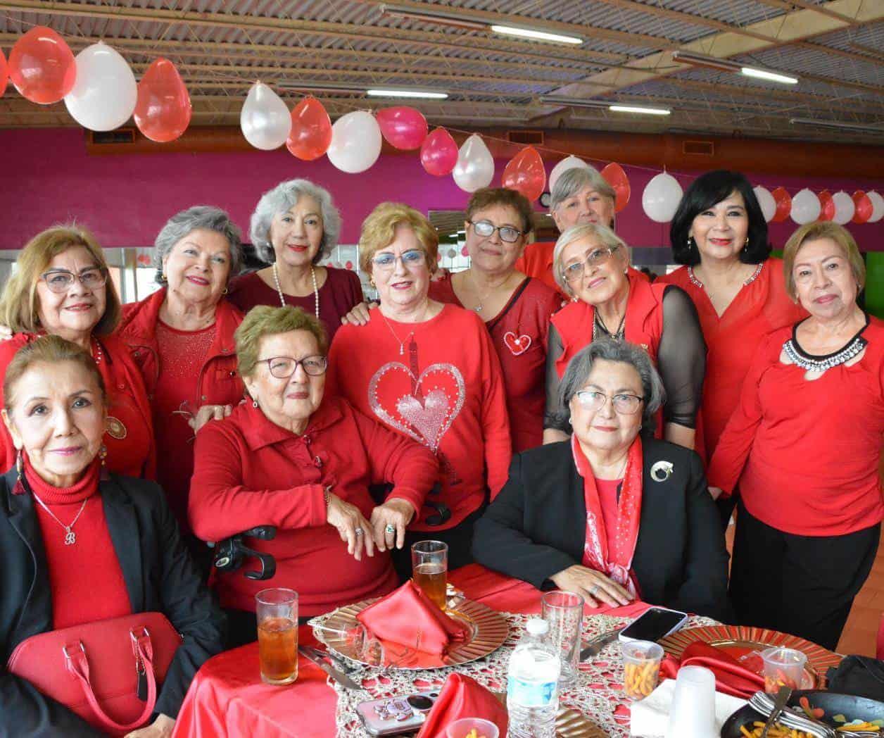 Febrero mes de la amistad: Celebran jubilosos San Valentín