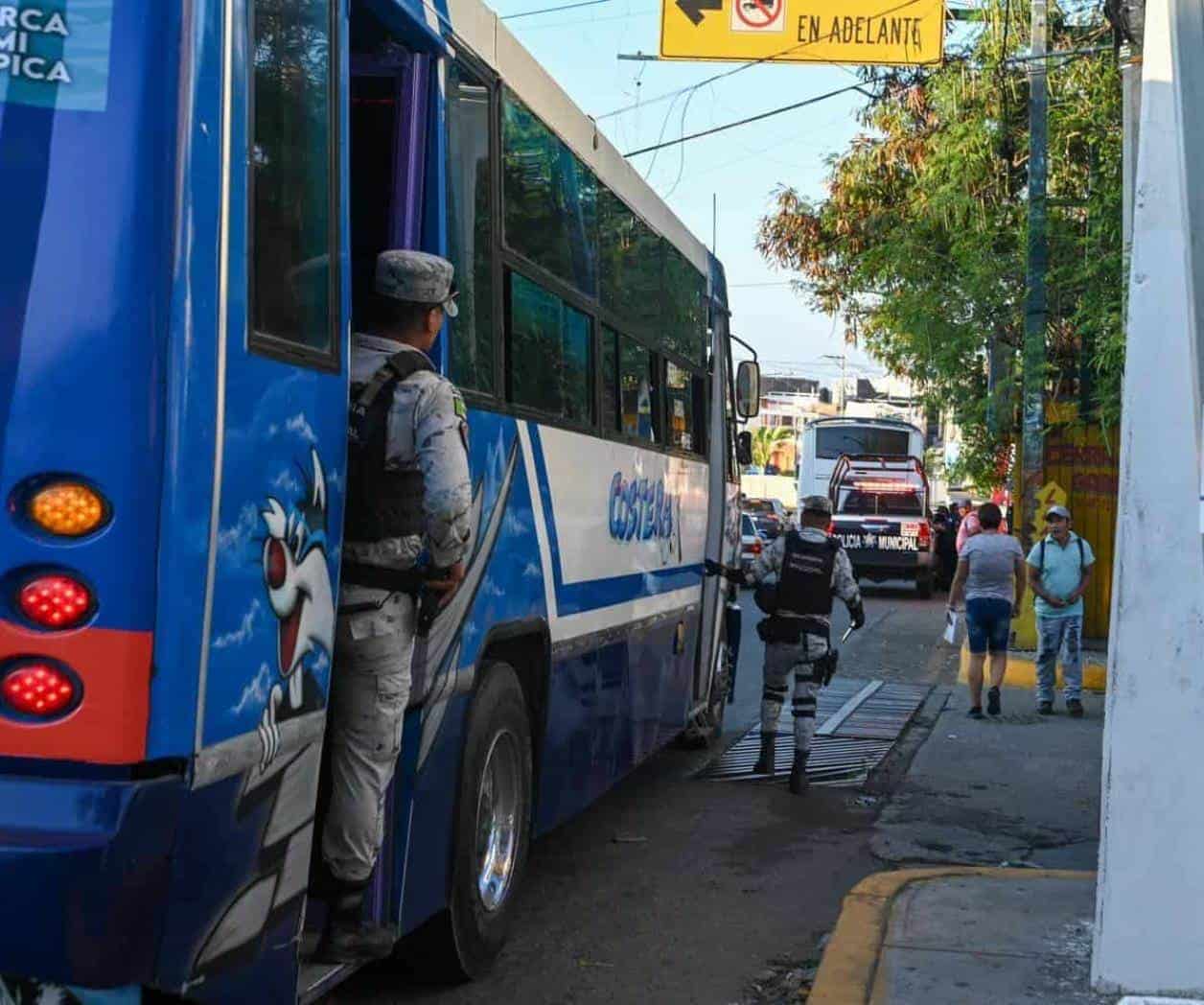 Pasajero dispara contra chofer de transporte público en Acapulco