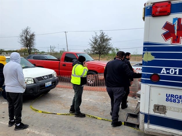 Talud sepulta a obrero en Reynosa y lo rescatan con vida Talud sepulta a obrero en Reynosa y lo rescatan con vida