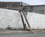 Urgen reemplazar poste de Telmex en Calle José de Escandón de Reynosa