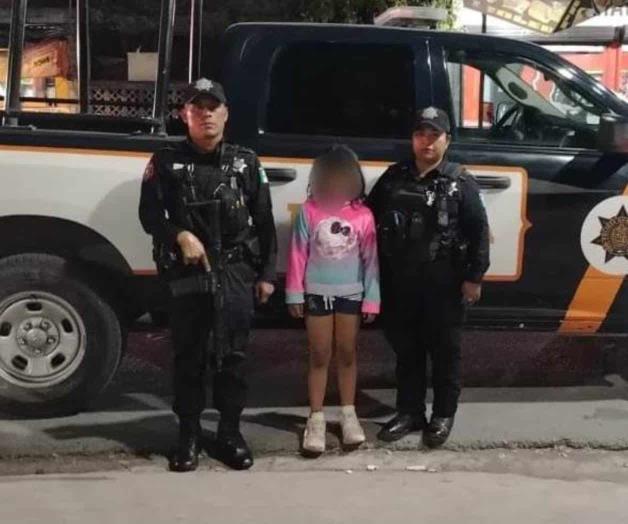 Policías rescatan a una niña que caminaba sola en calles de Guadalupe