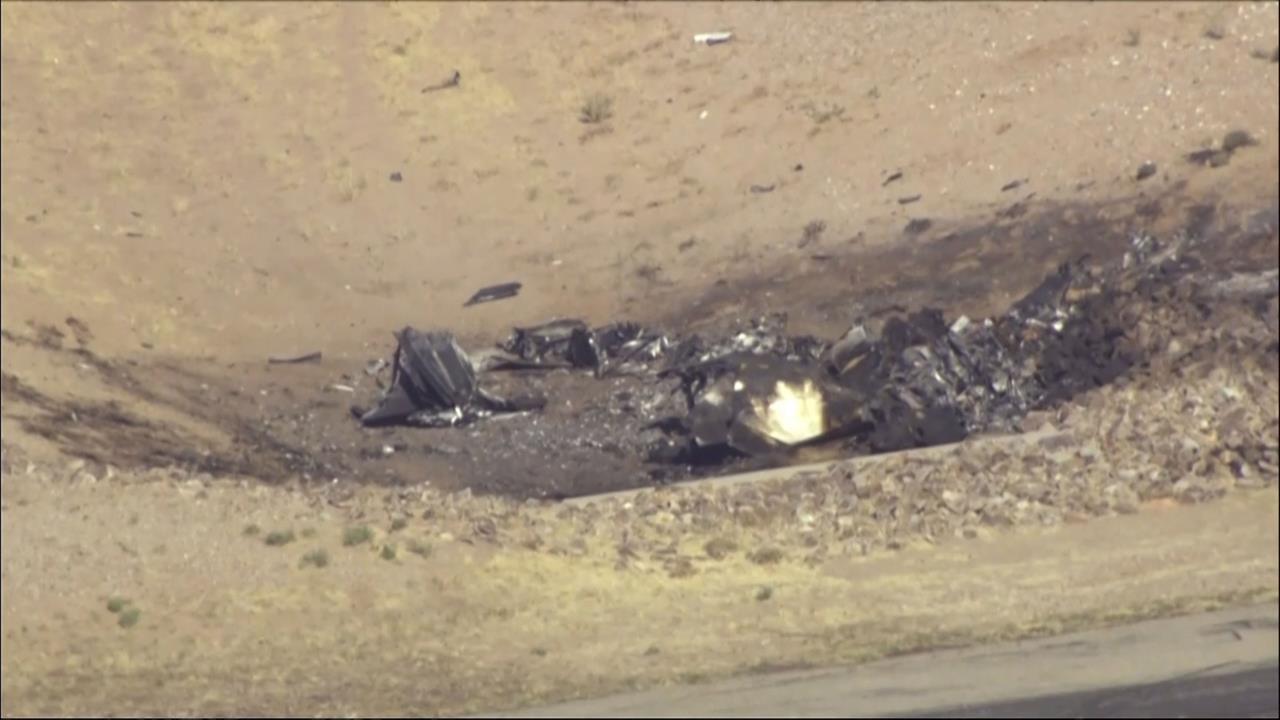 Mueren dos al chocar avionetas en Arizona