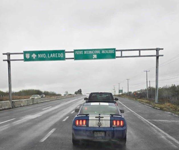 Ahora, largas filas para pasar al valle: Cierran carril y atoran cruce en el Anzaldúas Ahora, largas filas para pasar al valle: Cierran carril y atoran cruce en el Anzaldúas