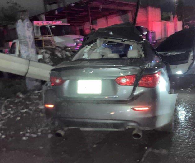 Abandonan vehículo  luego de impactarse