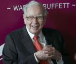 Celebra sus éxitos: Ofrece Warren Buffett consejos al presidente