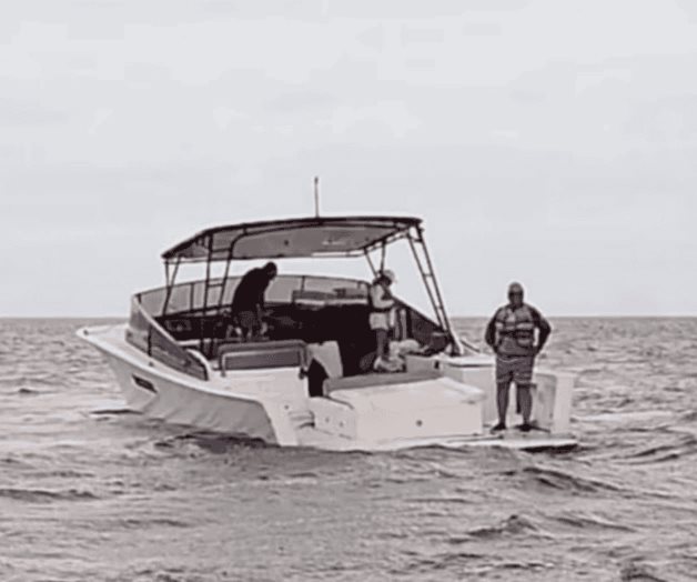 Rescatan a 3 náufragos en Yucatán