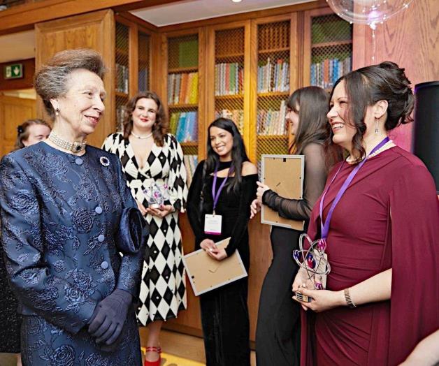 Historia de Éxito de una Ingeniera Mecánica en STEM