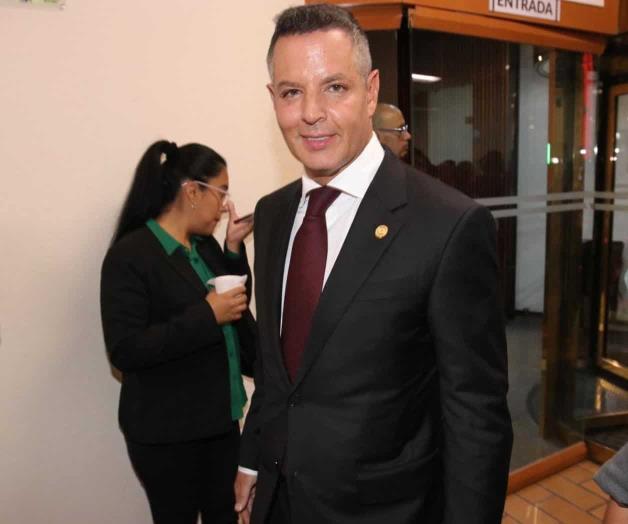 Aumenta la inconformidad por afiliación de Murat Aumenta la inconformidad por afiliación de Murat