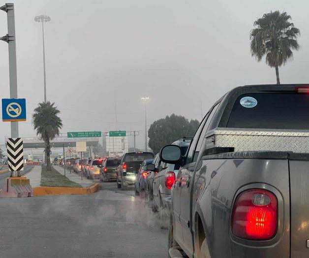 Estudian en el Valle de Texas: Madrugan para llevar a sus hijos a la escuela Estudian en el Valle de Texas: Madrugan para llevar a sus hijos a la escuela